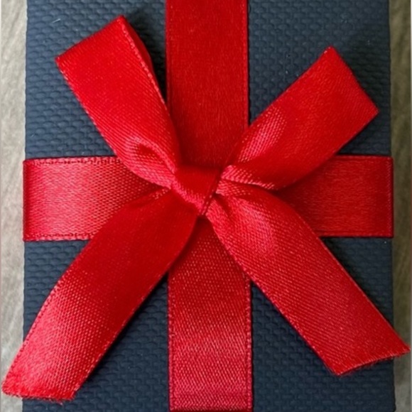 New Diamond 1/10 ct sterling silver earning - Picture 7 of 13